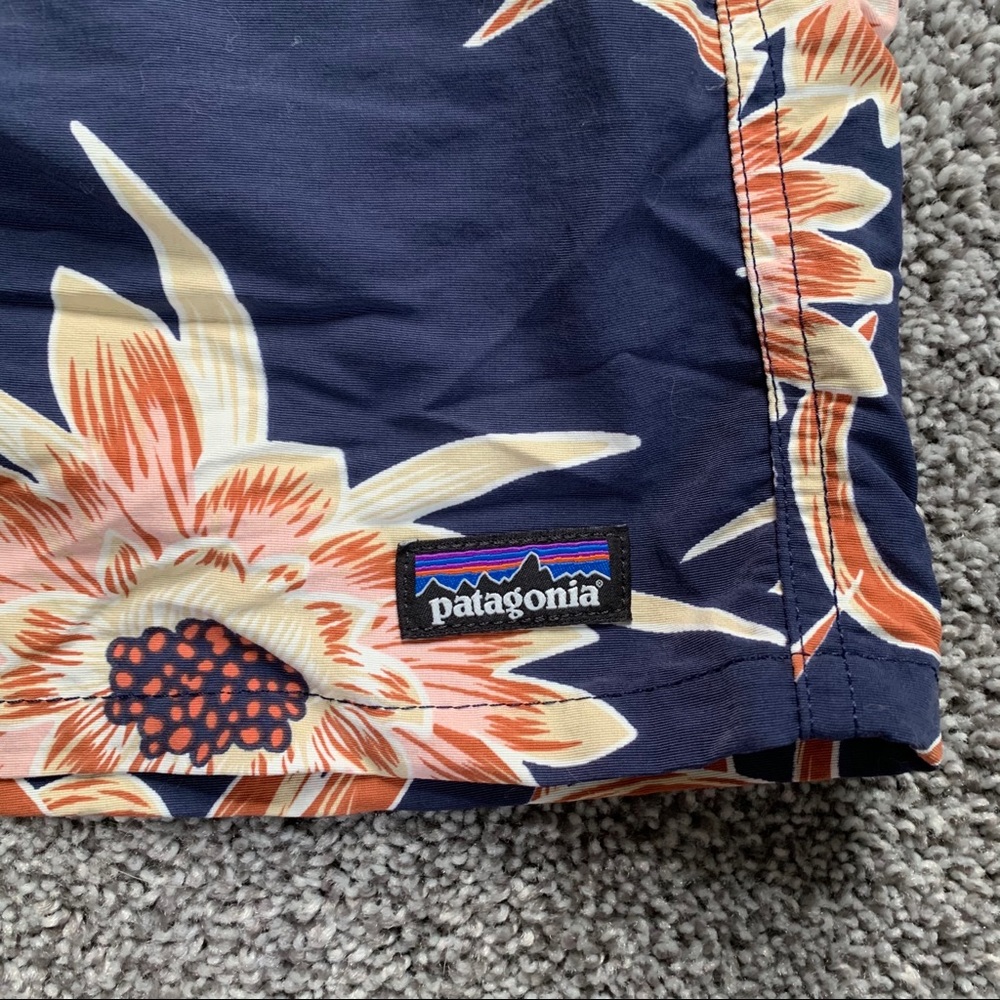 EUC Patagonia Floral 5” Baggies